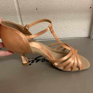 CAPEZIO CAPEZIO ASHLEY BALLROOM SHOE BR197